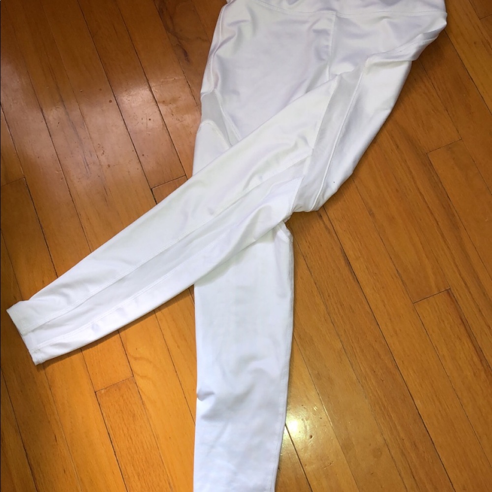White leggings with vents